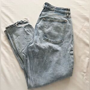 Abercrombie & Fitch High Rise Curve Love Mom Jeans
